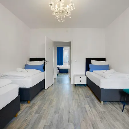 Katies - Zentral - 4 - 7 Personen - 2 Parken - Nintendo Switch - Disneyplus - E-kamin Apartmán