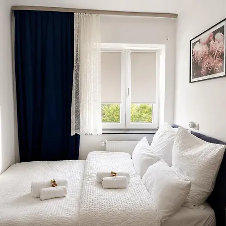 Katies - Zentral - 4 - 7 Personen - 2 Parken - Nintendo Switch - Disneyplus - E-kamin Apartmán *